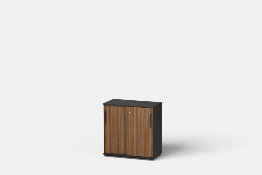 kitsas lükandustega kapp